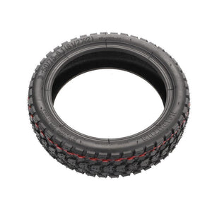 Bezdušová pneumatika s hlubokým vzorkem pro Scooter 8.5x2, černá