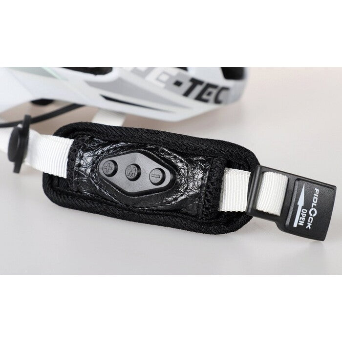 Chytrá helma SafeTec TYR 3, XL, LED blinkry, bluetooth, bílá