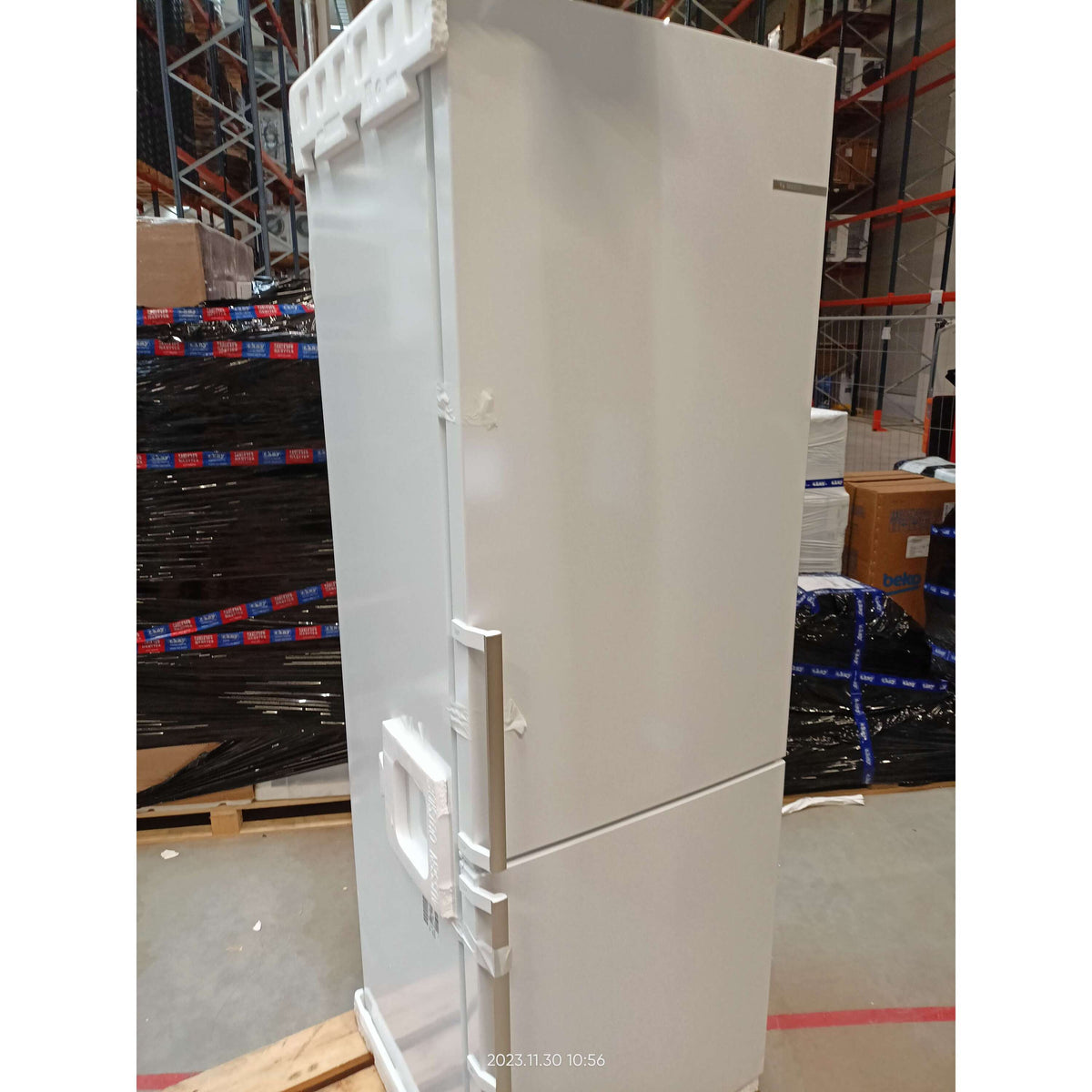 Kombinovaná lednice s mrazákem dole Bosch KGN49VWDT