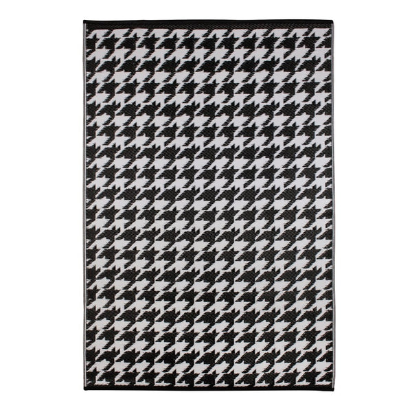 Levně Venkovní koberec Green Decore Houndstooth, černobílý, 120x180 cm