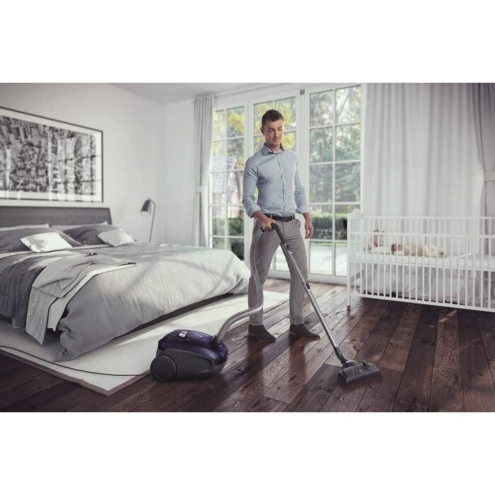 Sáčkový vysavač Electrolux UltraSilencer EUSC62DB