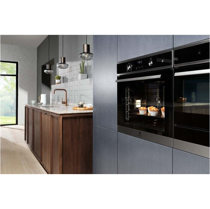 Vestavná trouba Electrolux 600 PRO SteamBake EOD5H70X